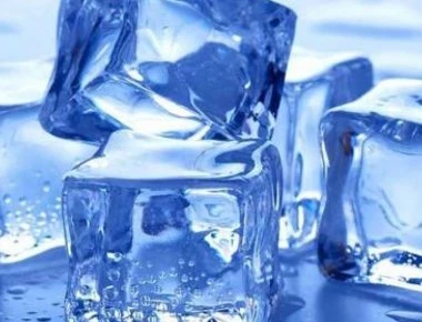 Προσοχή: Ο πάγος που σερβίρουν τα μπαρ μπορεί να βλάψει την υγεία μας - Δείτε γιατί